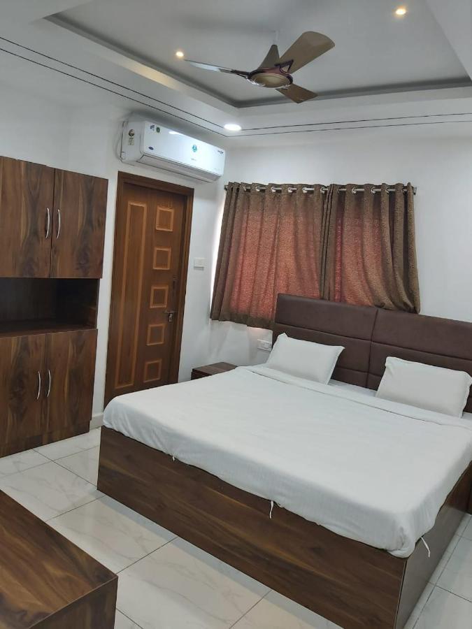 Hotel Sahasra Dla Warangal Exteriör bild